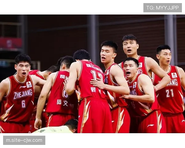 热火团队篮球强调防守纪律，外线压迫与内线协防层次成体系根基